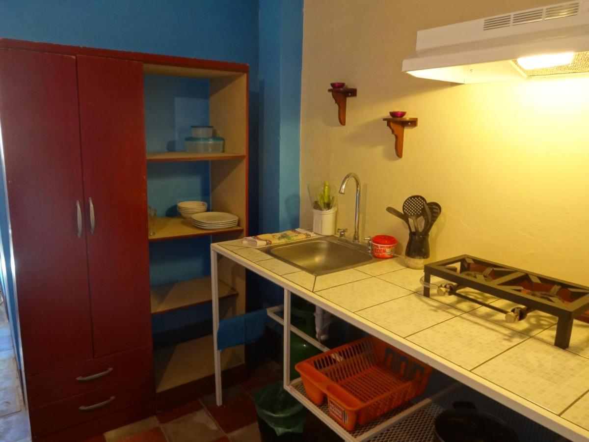 Hostal Harvest House Леон Экстерьер фото