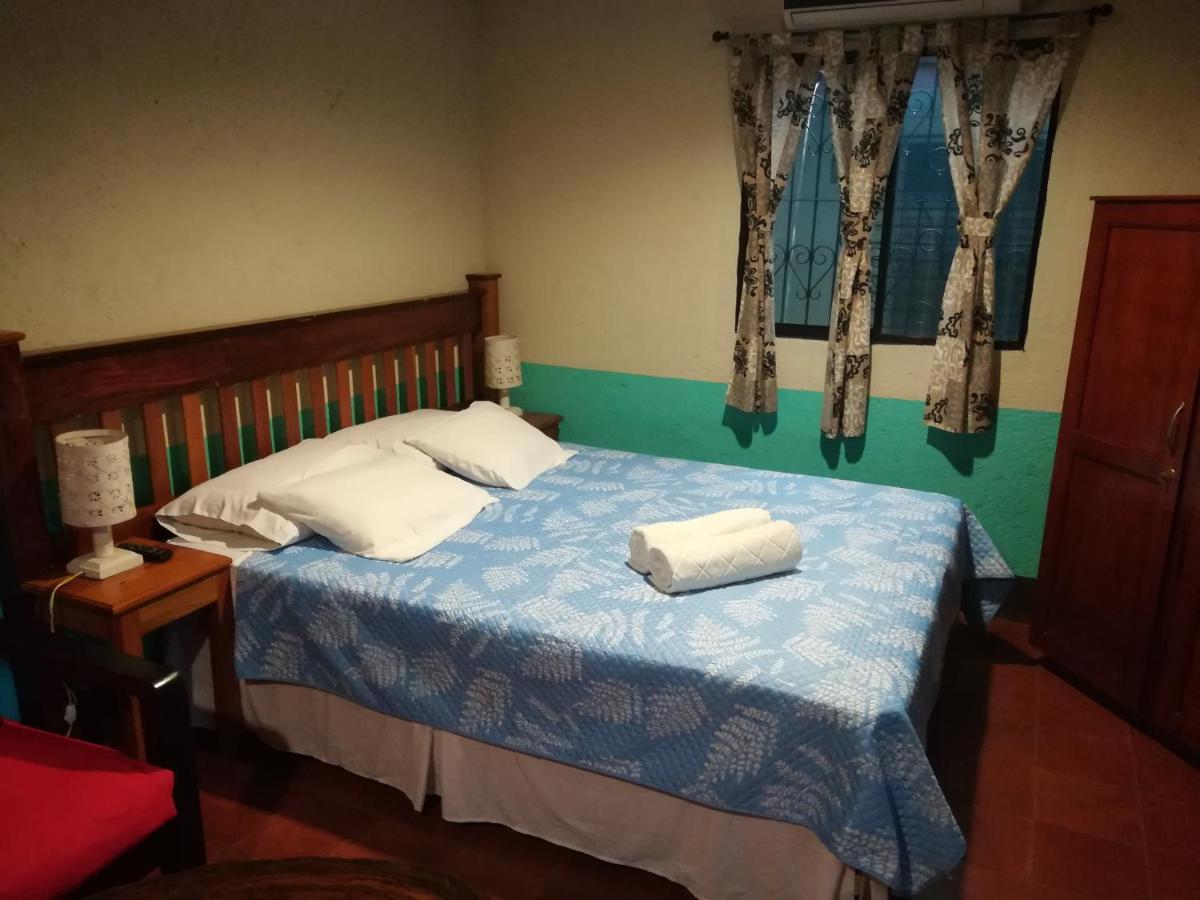 Hostal Harvest House Леон Экстерьер фото