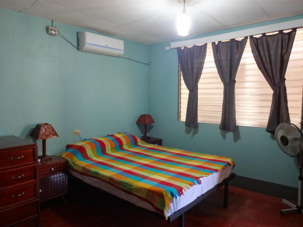 Hostal Harvest House Леон Экстерьер фото