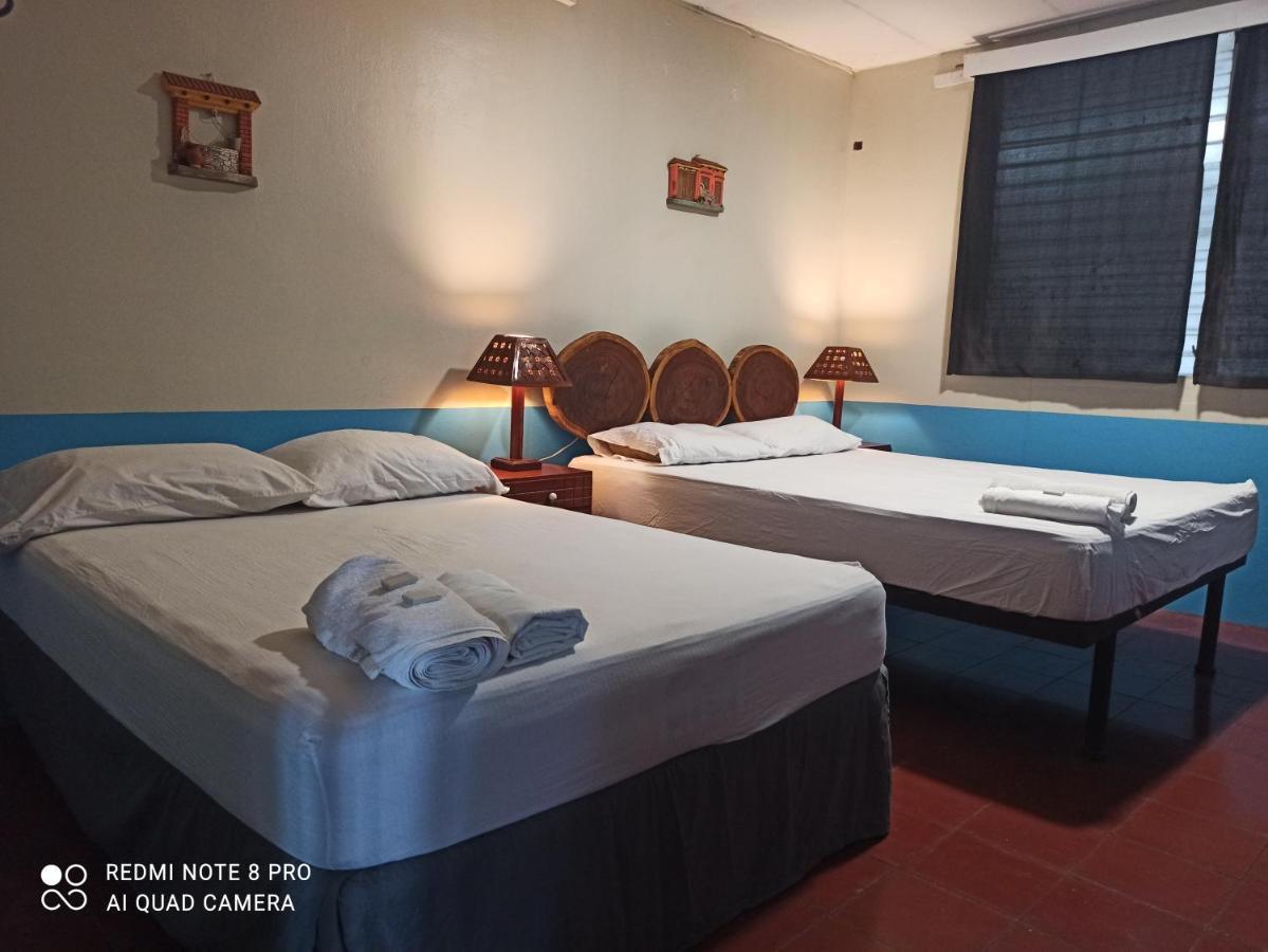 Hostal Harvest House Леон Экстерьер фото