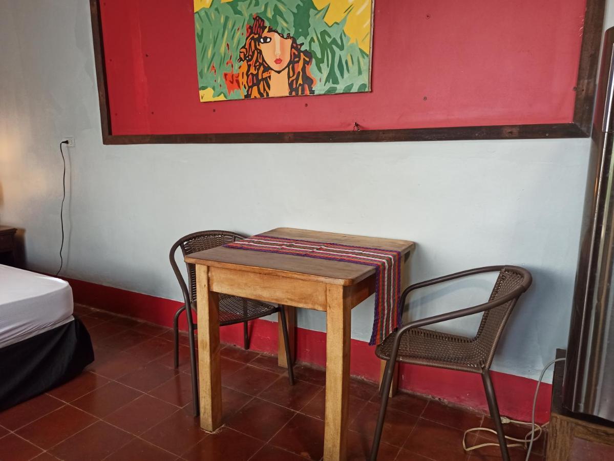 Hostal Harvest House Леон Экстерьер фото